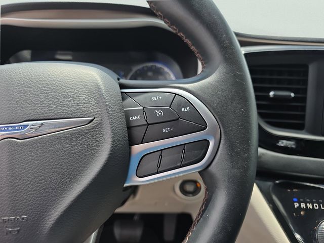 Used 2017 Chrysler Pacifica - photo 22