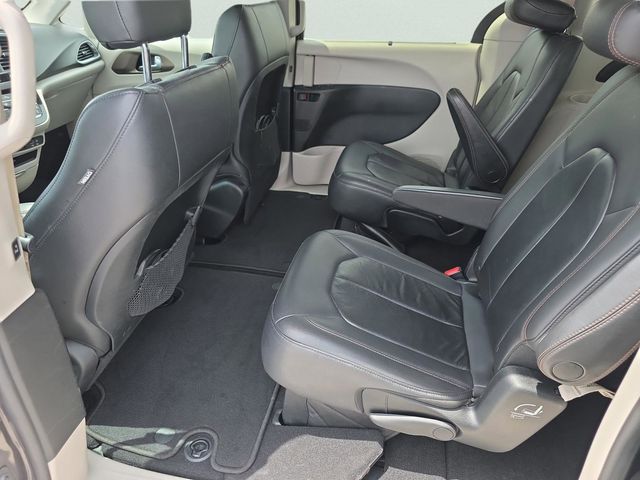 Used 2017 Chrysler Pacifica - photo 28