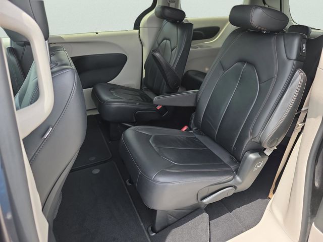 Used 2017 Chrysler Pacifica - photo 29