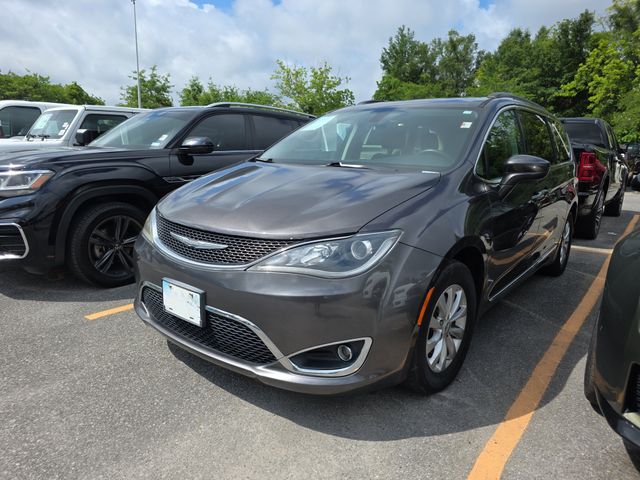 Used 2017 Chrysler Pacifica - photo 5