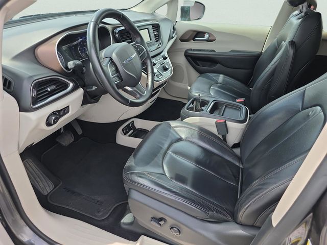 Used 2017 Chrysler Pacifica - photo 11