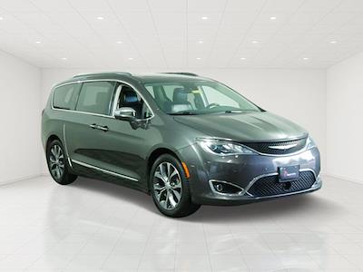 2018 Chrysler Pacifica FWD Minivan for sale #D10345B - photo 1