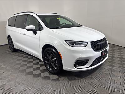 2023 Chrysler Pacifica AWD Minivan for sale #D9526A - photo 1