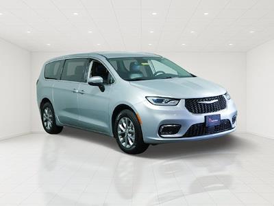 2023 Chrysler Pacifica AWD Minivan for sale #D9941A - photo 1