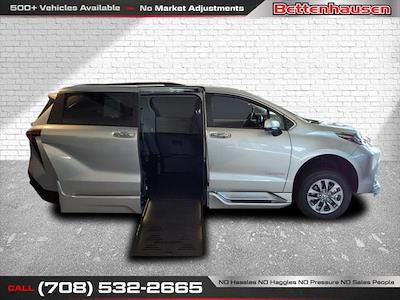 2024 Toyota Sienna FWD, Mobility for sale #H0077 - photo 1