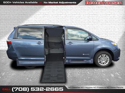 2017 Toyota Sienna 4x2, Mobility for sale #H0081 - photo 1