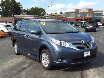 2017 Toyota Sienna 4x2, Mobility for sale #H0081 - photo 2