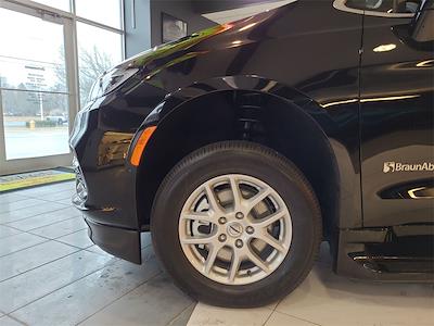 Used 2025 Chrysler Pacifica Select Minivan for sale #H0097 - photo 2