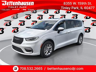 Used 2023 Chrysler Pacifica Touring L AWD Minivan for sale #T5817 - photo 1