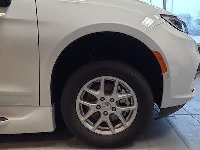 Used 2024 Chrysler Pacifica Touring L Minivan for sale #V008 - photo 2
