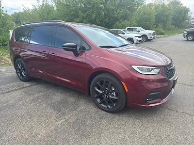 2023 Chrysler Pacifica FWD Minivan for sale #D1115A - photo 2