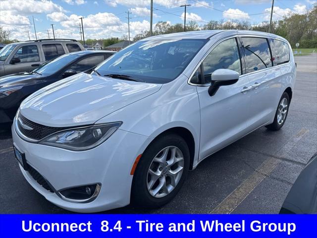 Used 2017 Chrysler Pacifica - photo 5