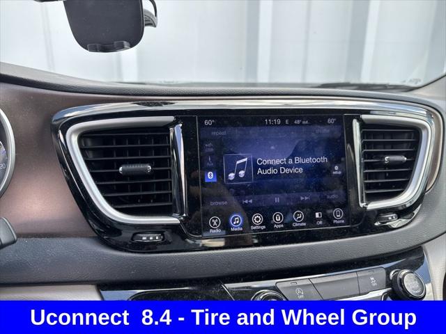 Used 2017 Chrysler Pacifica - photo 6