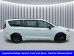 Used 2025 Chrysler Pacifica Limited Minivan thumbnail 6