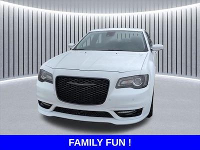 Used 2022 Chrysler Voyager - photo 1