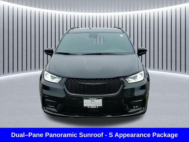 Used 2025 Chrysler Pacifica - photo 22