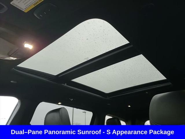 Used 2025 Chrysler Pacifica - photo 10