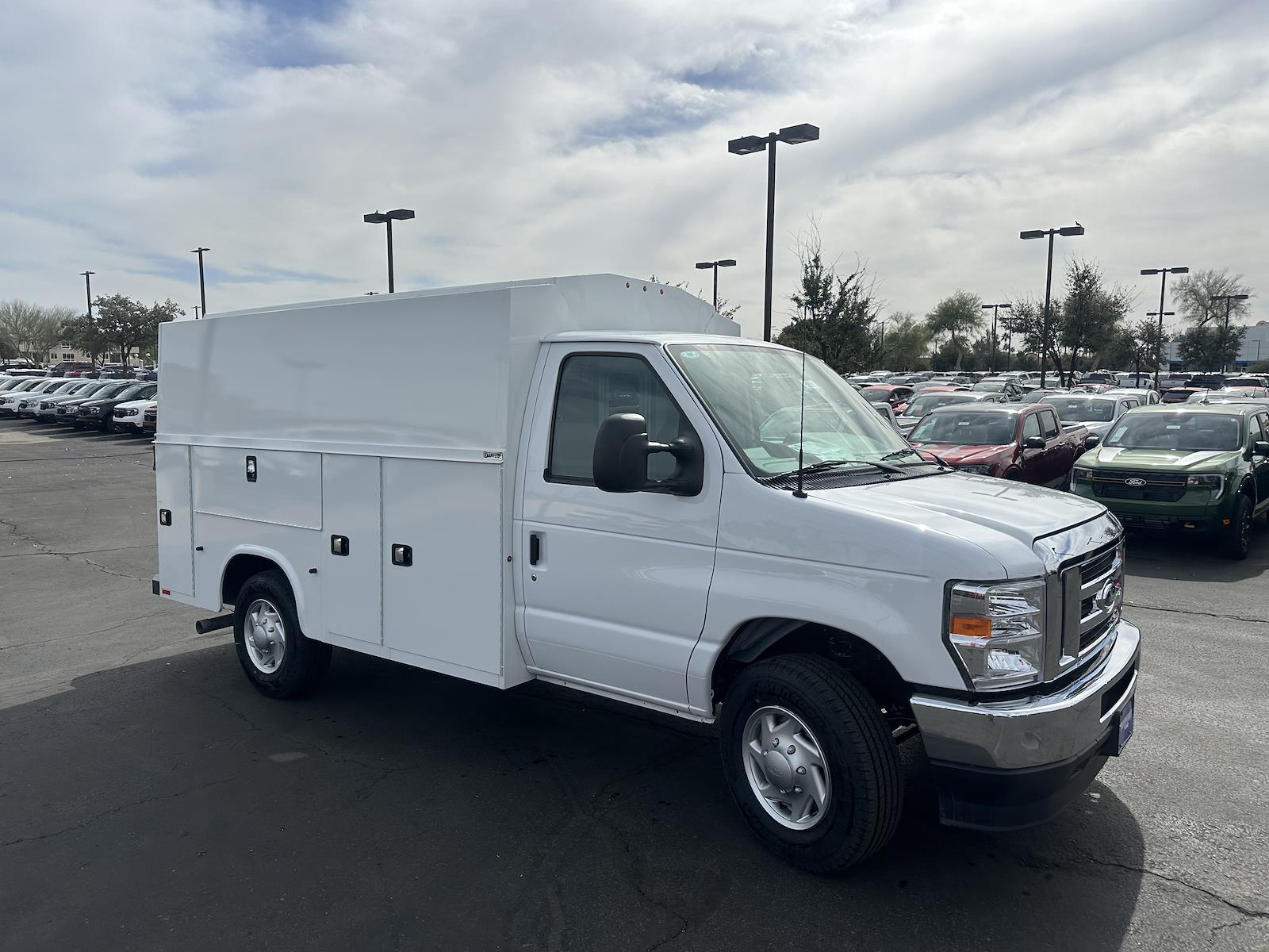 New 2025 Ford E-350 - photo 5