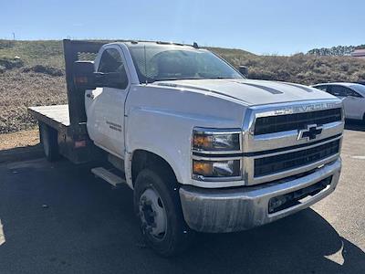 Used 2021 Chevrolet Silverado 5500 Regular Cab Flatbed Truck for sale #24261A - photo 1