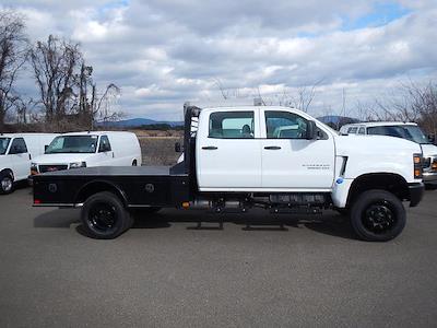 2024 Chevrolet Silverado 5500 Crew Cab DRW 4WD Dakota Flatbed Truck for sale #24497 - photo 2