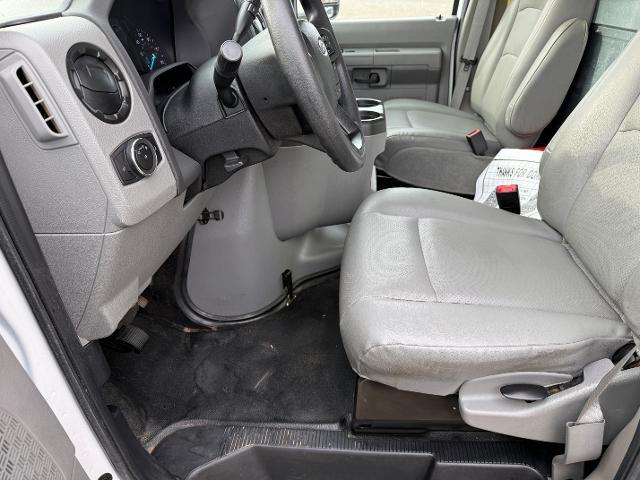 Used 2024 Ford E-350 - photo 6