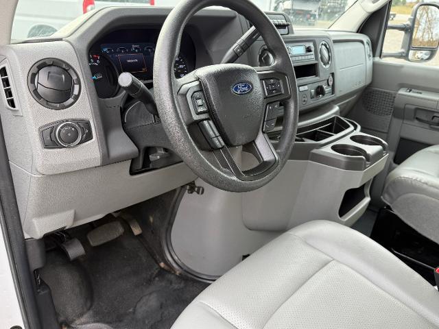 Used 2024 Ford E-350 - photo 8