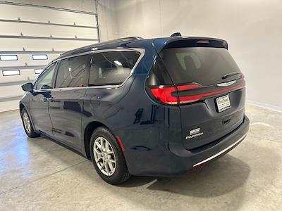 Used 2021 Chrysler Pacifica - photo 2