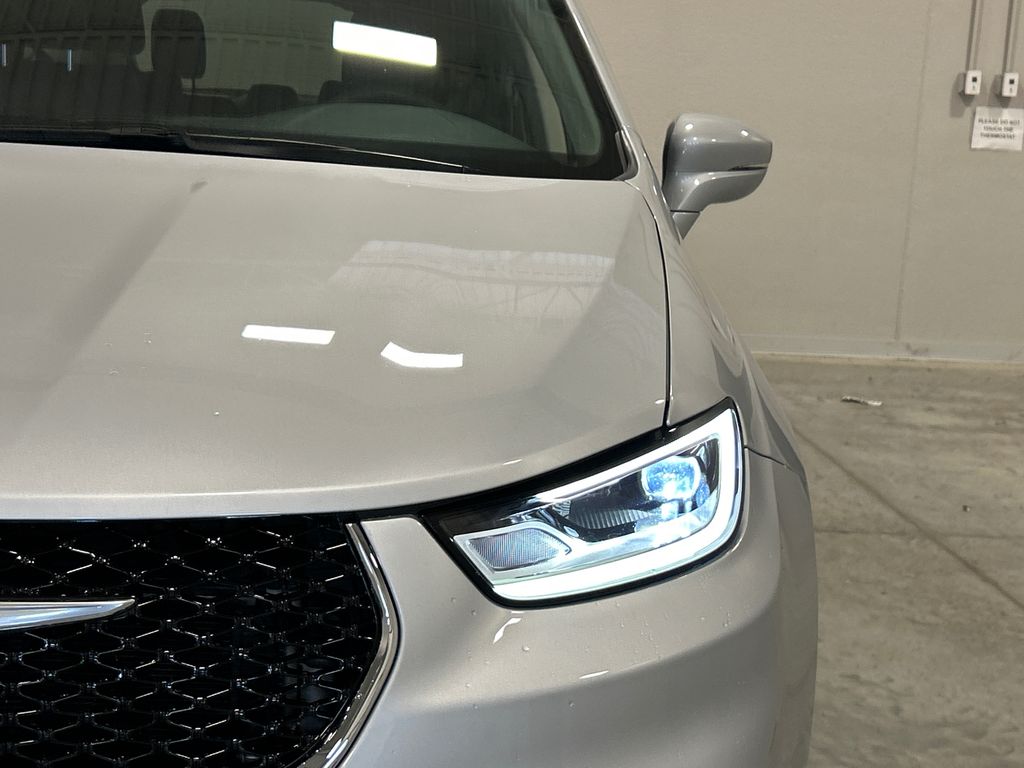 Used 2022 Chrysler Pacifica - photo 12