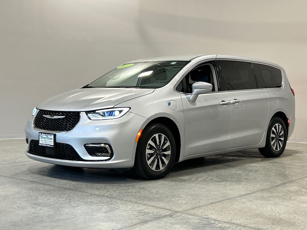 Used 2022 Chrysler Pacifica - photo 5