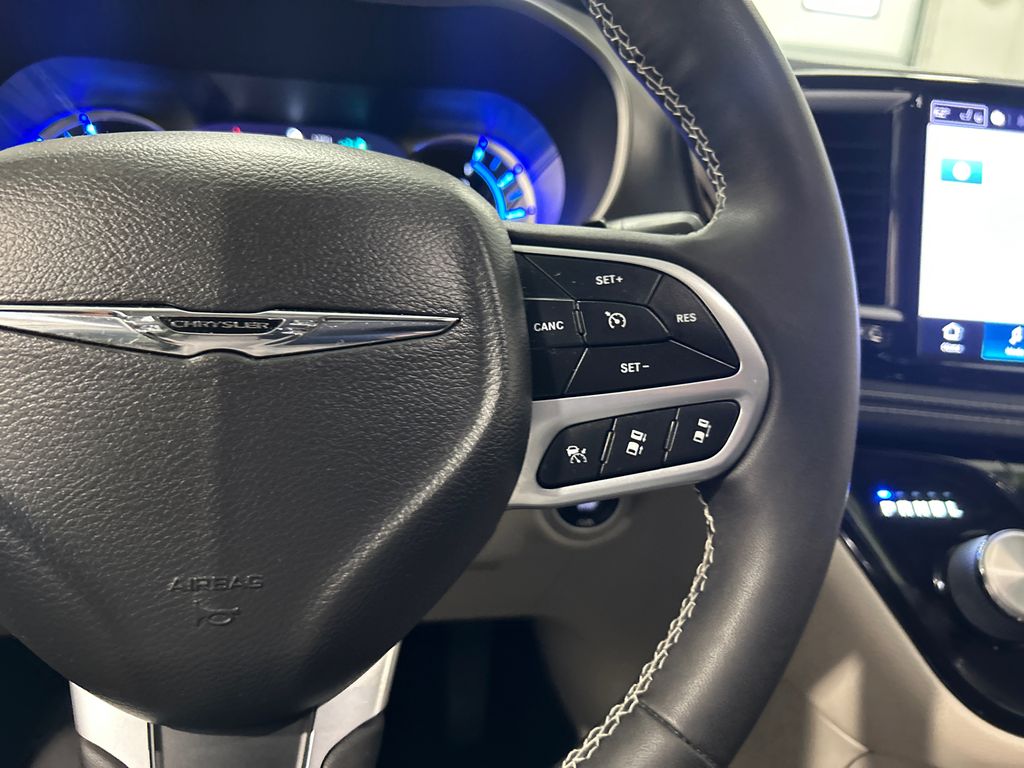 Used 2022 Chrysler Pacifica - photo 22