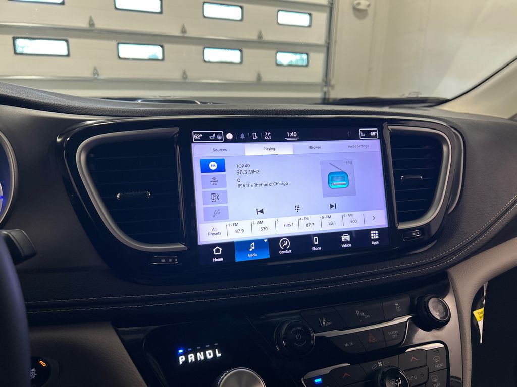 Used 2022 Chrysler Pacifica - photo 24