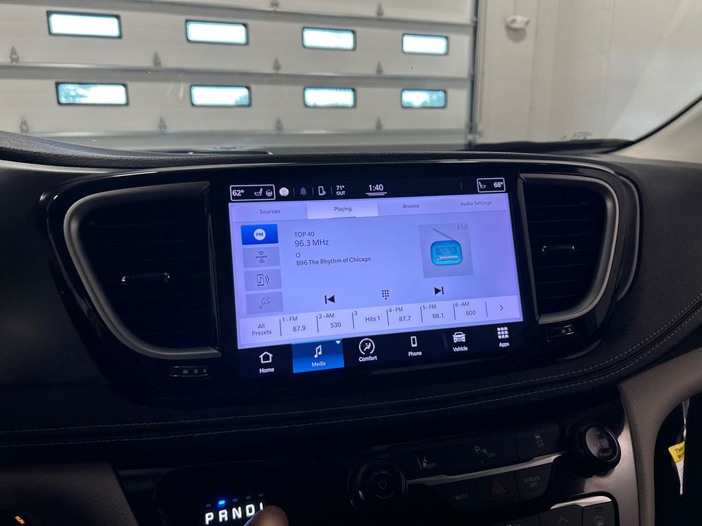 Used 2022 Chrysler Pacifica - photo 25