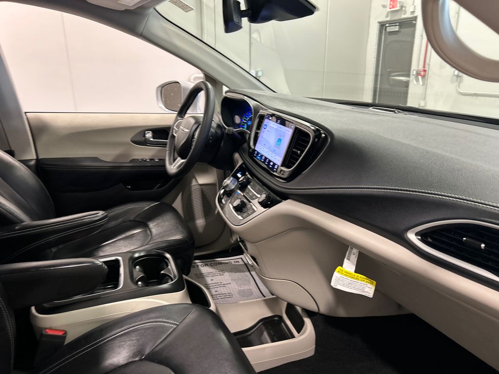 Used 2022 Chrysler Pacifica - photo 36