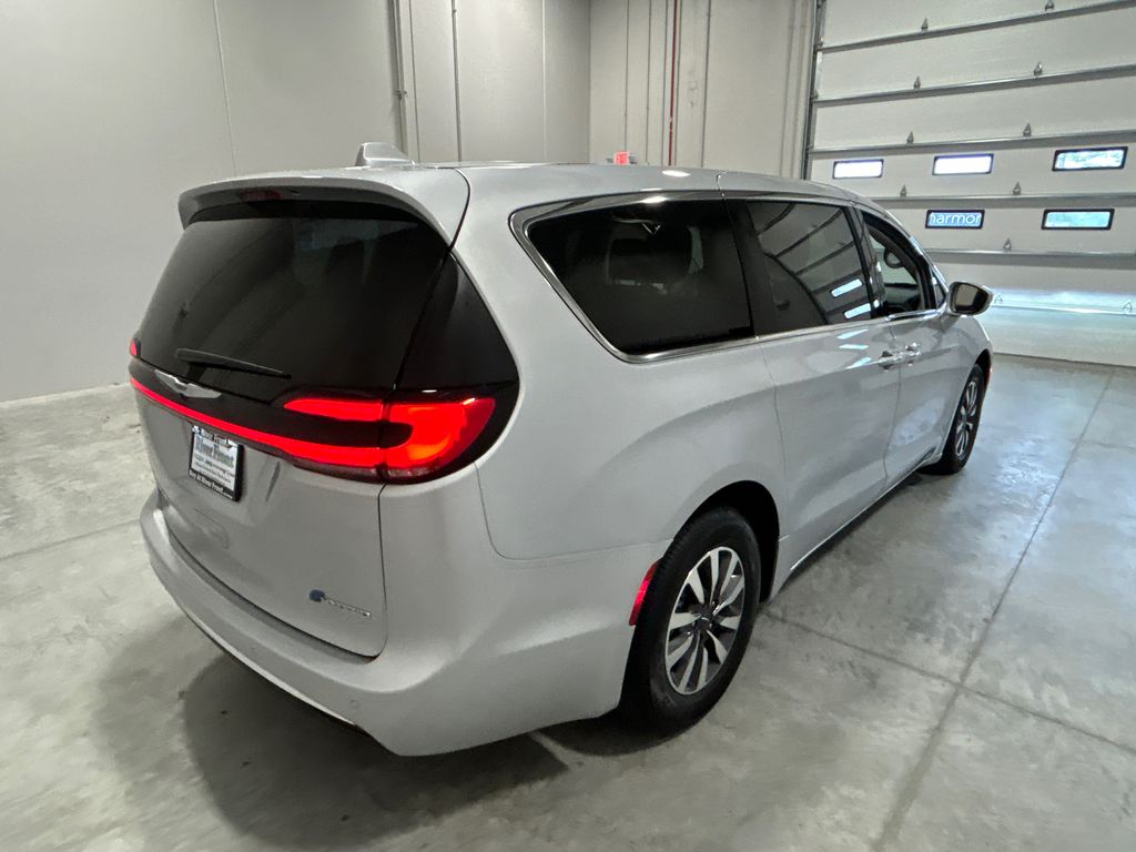 Used 2022 Chrysler Pacifica - photo 9
