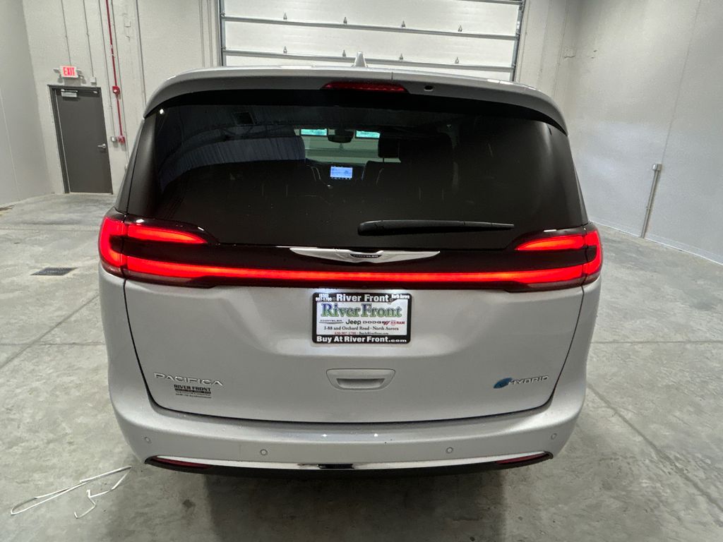 Used 2022 Chrysler Pacifica - photo 10
