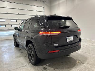 Used 2024 Jeep Grand Cherokee Altitude for sale #R7935 - photo 2