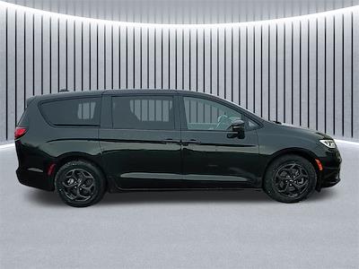 Used 2022 Chrysler Pacifica Touring L Minivan for sale #C9496 - photo 2