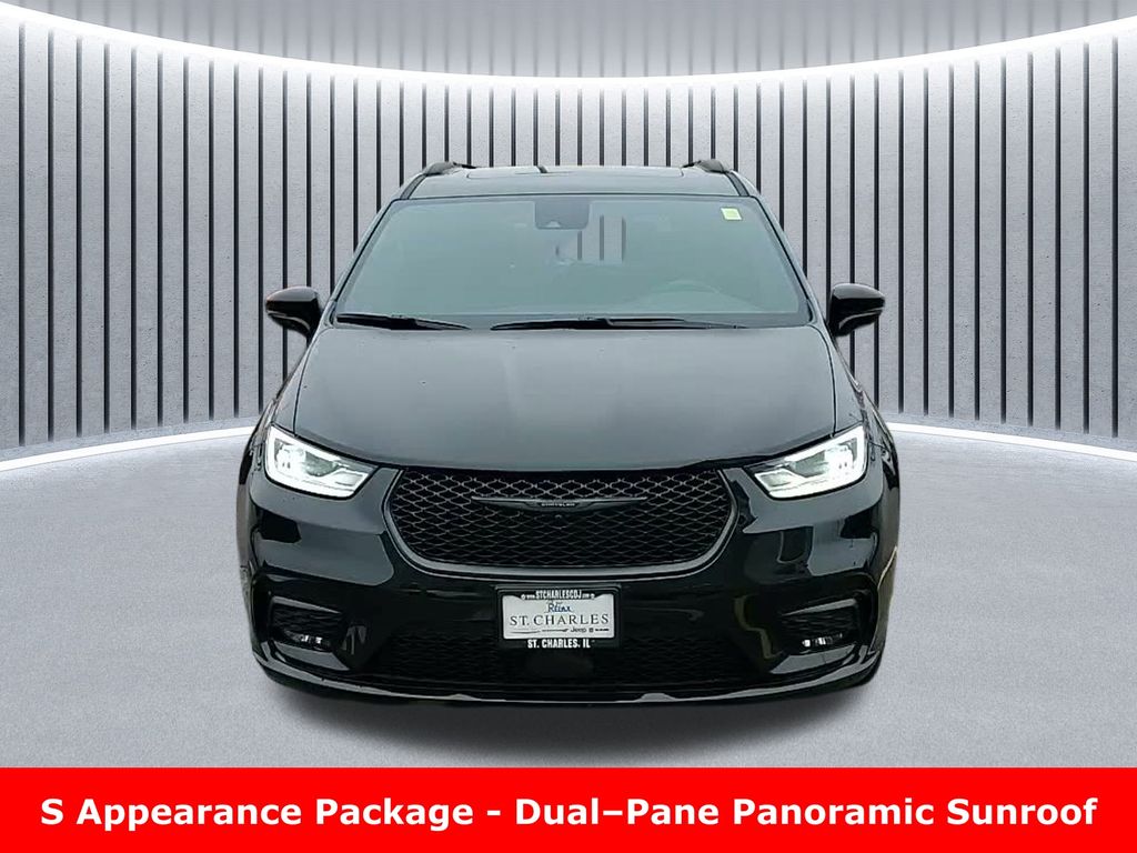 Used 2025 Chrysler Pacifica - photo 12
