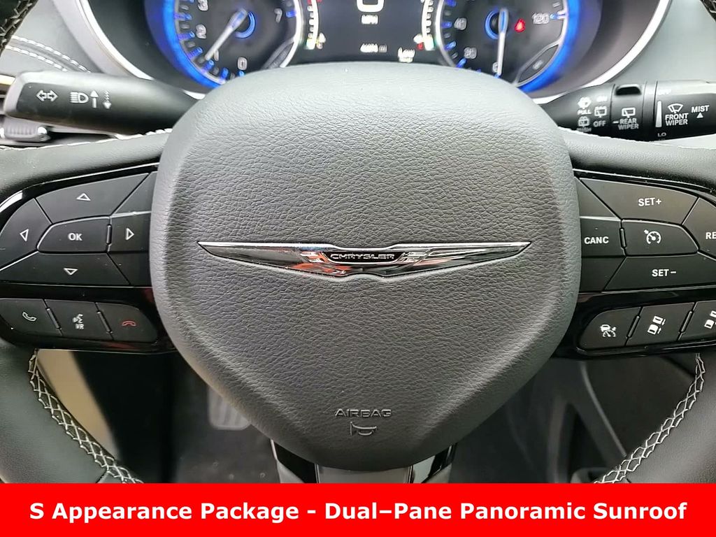 Used 2025 Chrysler Pacifica - photo 18