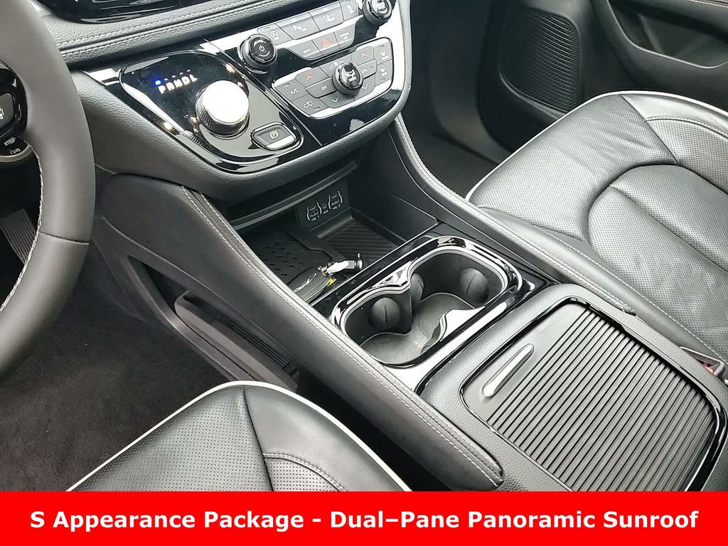 Used 2025 Chrysler Pacifica - photo 22