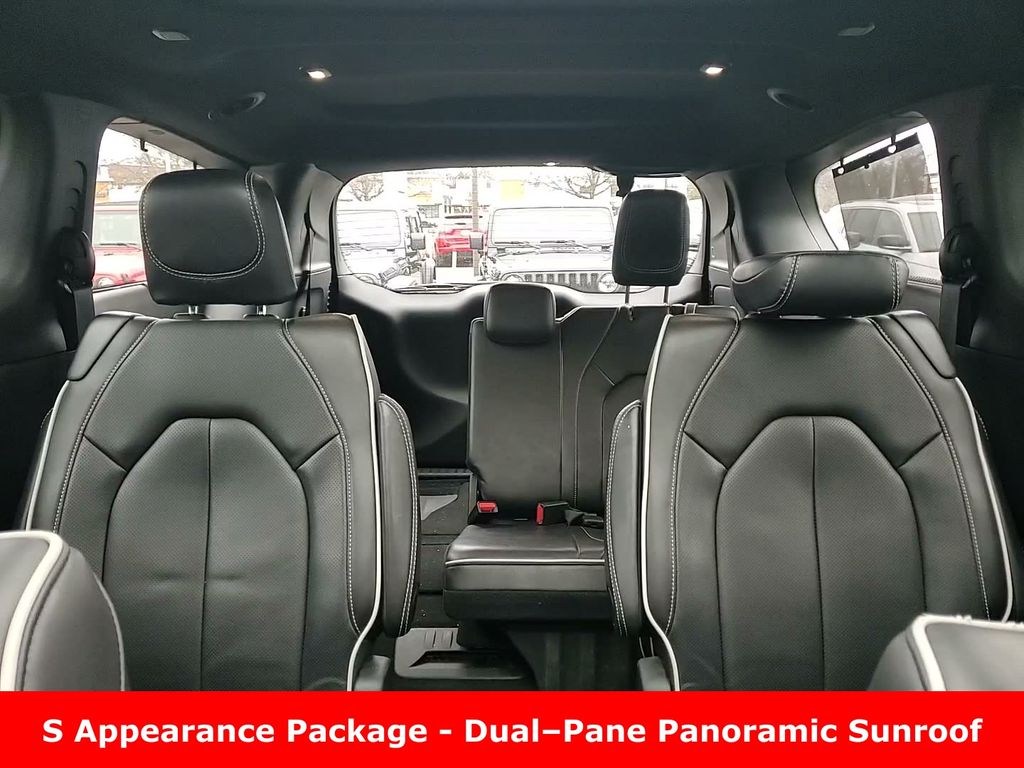 Used 2025 Chrysler Pacifica - photo 26