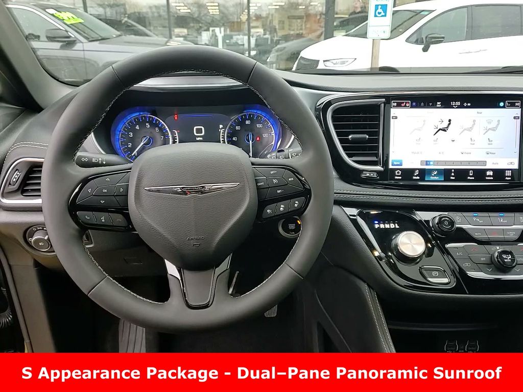 Used 2025 Chrysler Pacifica - photo 27