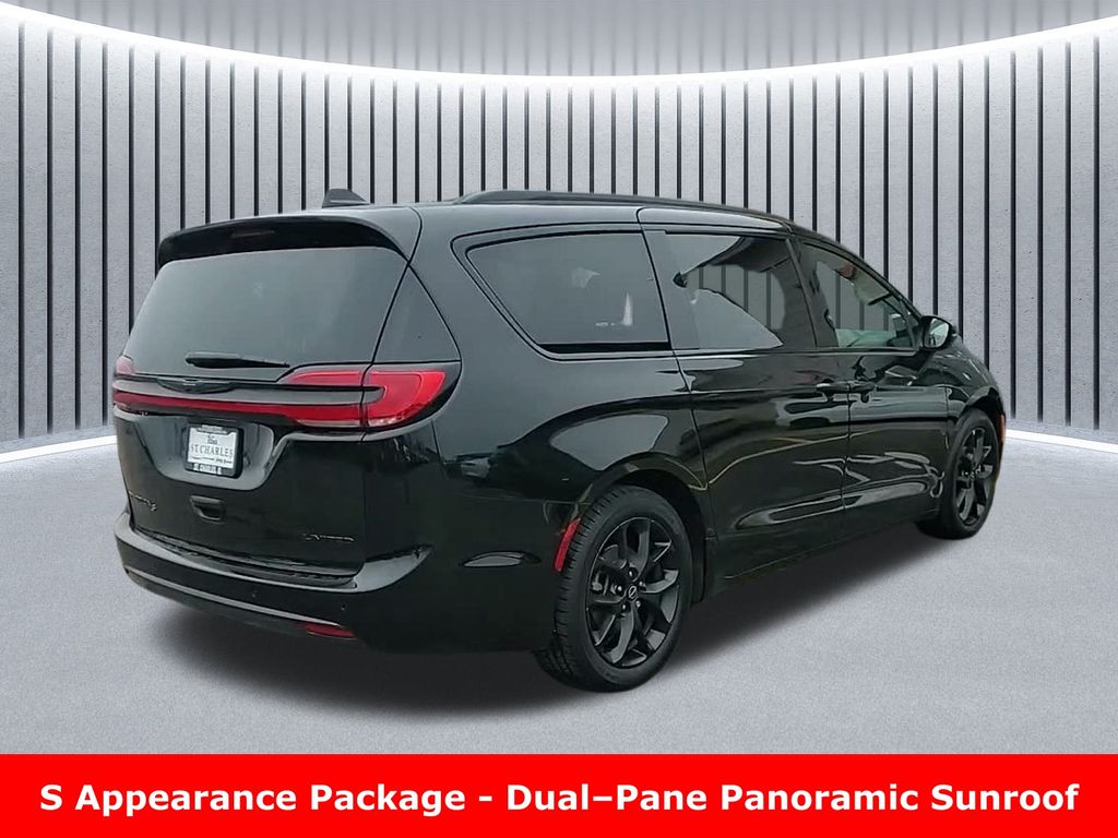 Used 2025 Chrysler Pacifica - photo 7