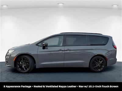 Used 2025 Chrysler Pacifica Limited Minivan for sale #C9605 - photo 1