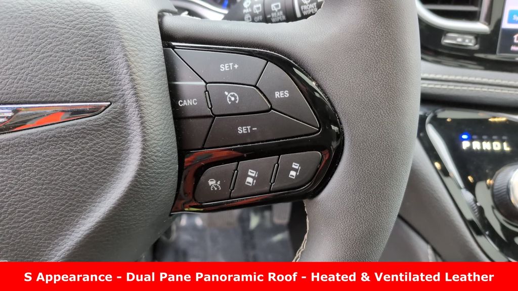 Used 2025 Chrysler Pacifica - photo 20