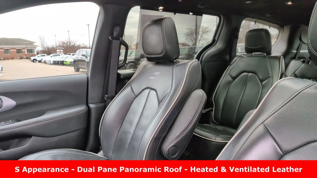 Used 2025 Chrysler Pacifica - photo 25