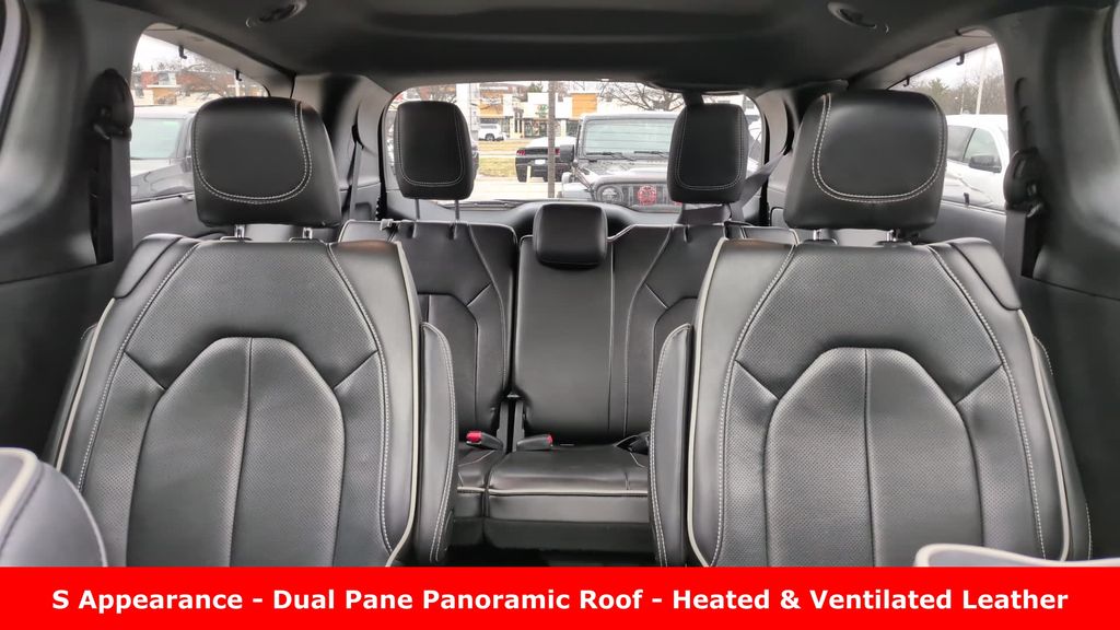 Used 2025 Chrysler Pacifica - photo 27