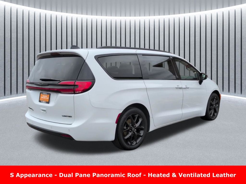 Used 2025 Chrysler Pacifica - photo 7