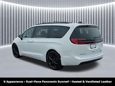 Used 2025 Chrysler Pacifica Limited Minivan for sale #C9621 - photo 1