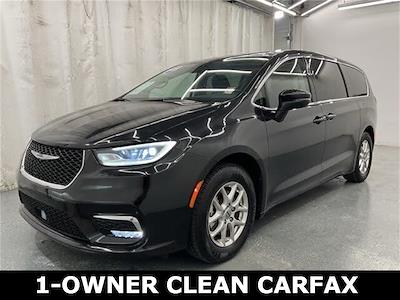 Used 2023 Chrysler Pacifica - photo 1